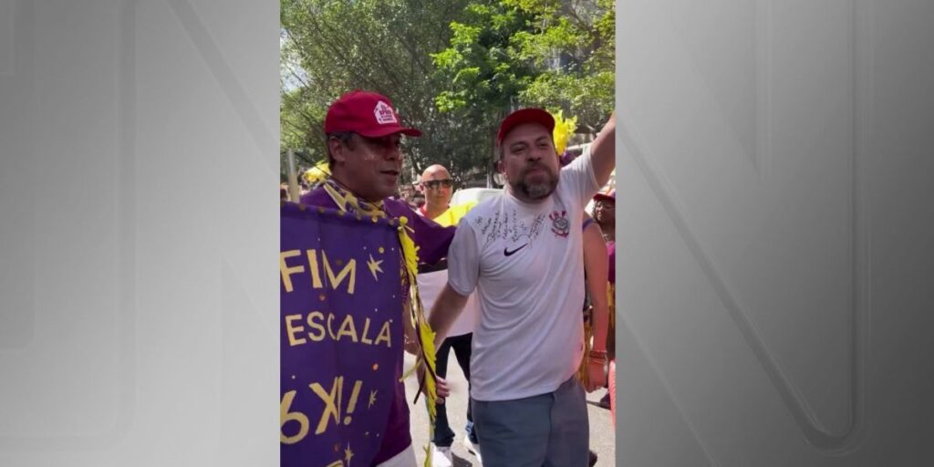 Deputados pedem fim da escala 6x1 em bloco no centro de São Paulo