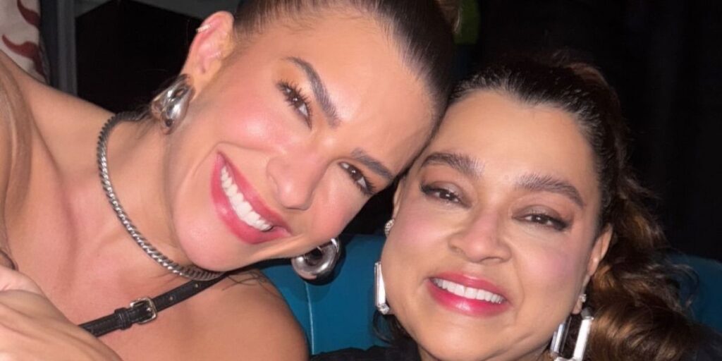 Após alta hospitalar, Preta Gil vai a show do pai: "Surto de emoção"