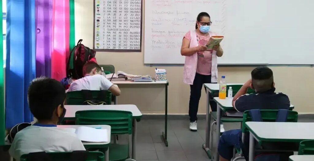 Prêmio oferece até R$ 25 mil para projetos em escolas; saiba mais