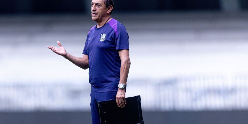 Escalação do Corinthians: Ramón Díaz terá reforço contra o Barcelona
