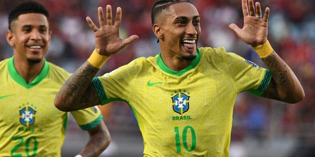 Ex-Seleção condena fala de Raphinha sobre porrada na Argentina e cita Messi