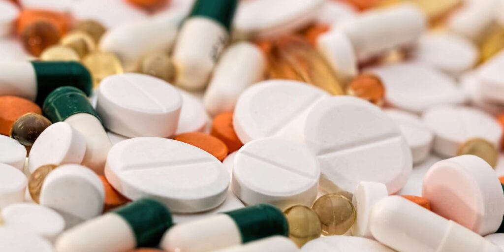 Farmacêuticos não poderão prescrever remédios tarja preta, diz especialista
