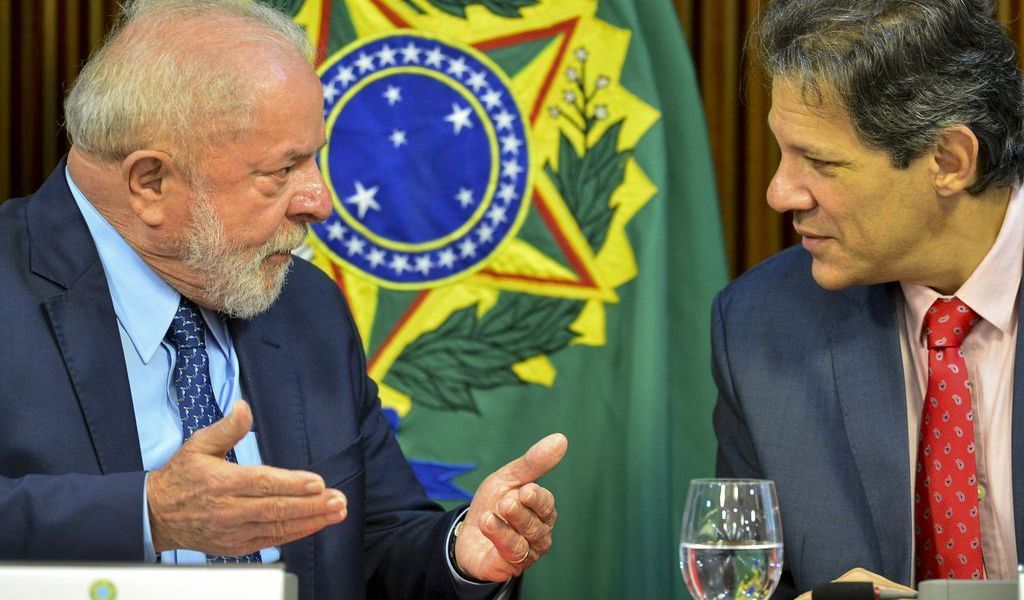 Lula e Haddad se reúnem para fechar detalhes de texto sobre isenção do IR