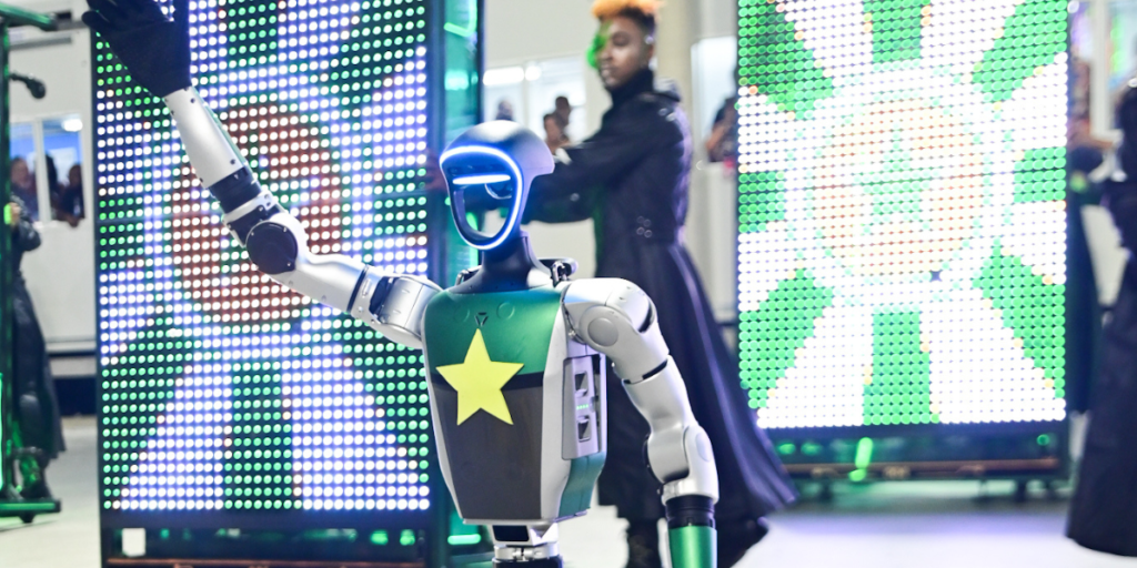 Robôs compõem comissão de frente da Mocidade Independente; veja vídeo