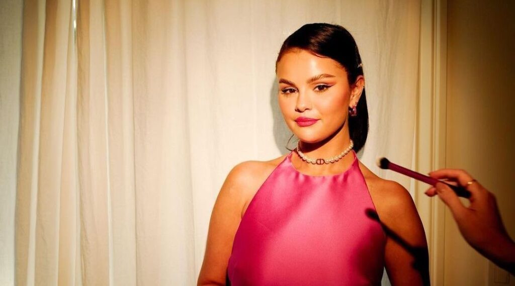 Selena Gomez diz que mulheres "têm mais dificuldade" nas redes sociais