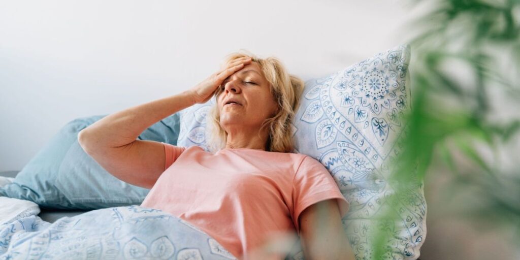 Sintomas de menopausa podem estar ligados a risco de demência, diz estudo