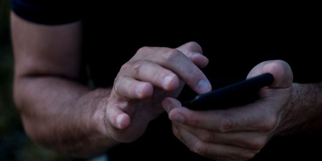 Telas impedem que cérebro saiba que é hora de dormir, diz médica