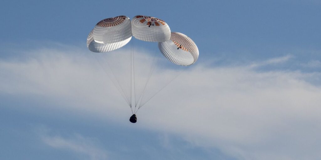 Como é a chegada de um astronauta à Terra?