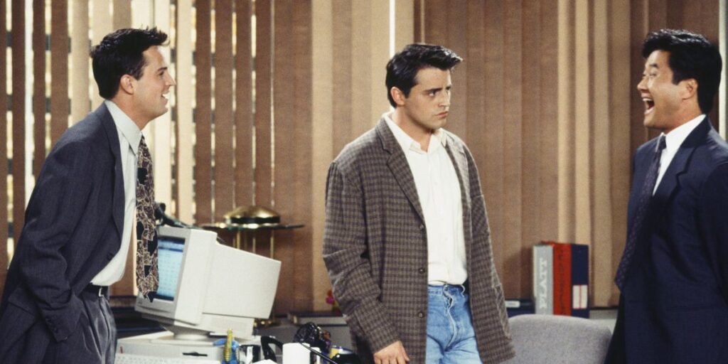 Ator de "Friends" aponta racismo nos bastidores: "Ambiente tóxico"