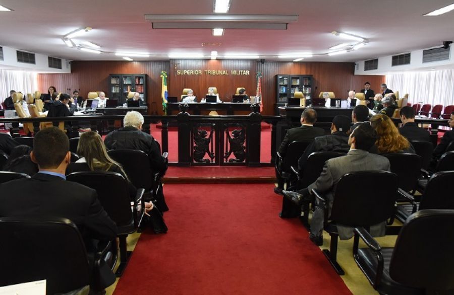 Moraes tem autoridade para julgar Bolsonaro, aponta decisão do STM