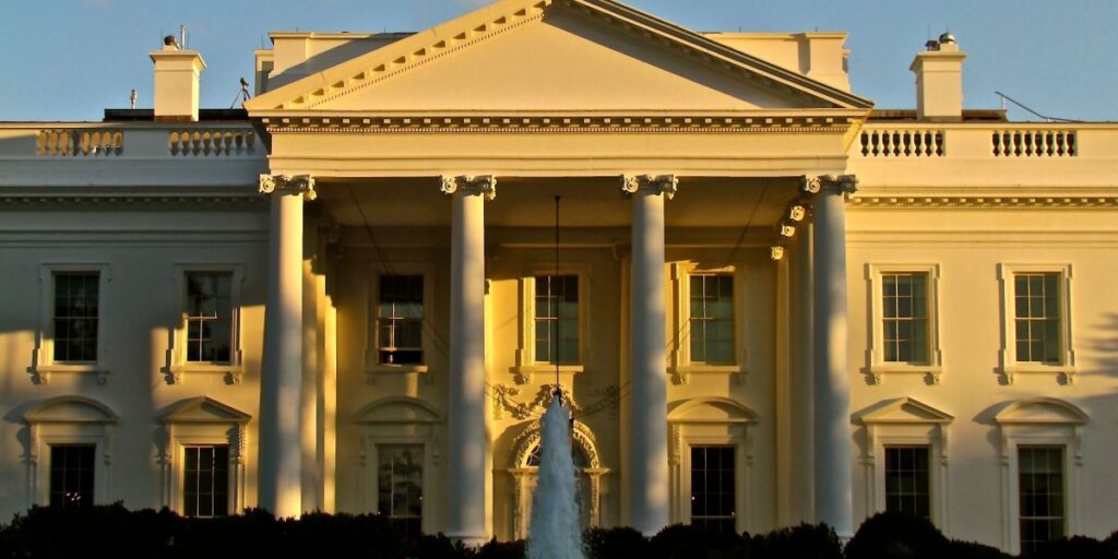 Casa Branca: Juiz não tem autoridade para interromper voos de deportação