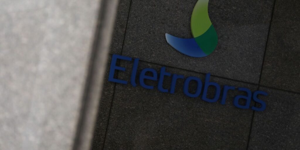 Eletrobras lucra R$ 1,1 bi no 4º tri e anuncia dividendos adicionais