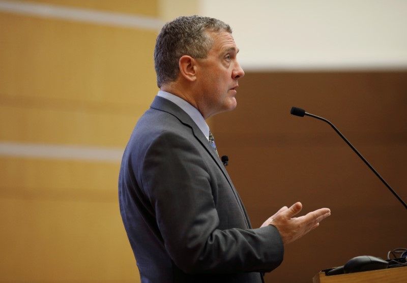 Tarifas podem desencadear inflação mais persistente, diz Fed de St. Louis
