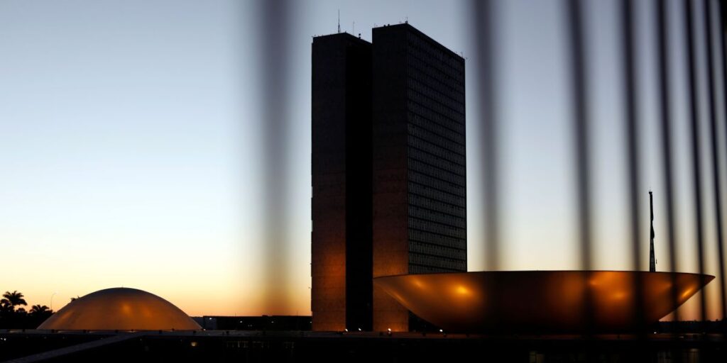 Congresso apaga as luzes neste sábado em apoio ao movimento Hora do Planeta