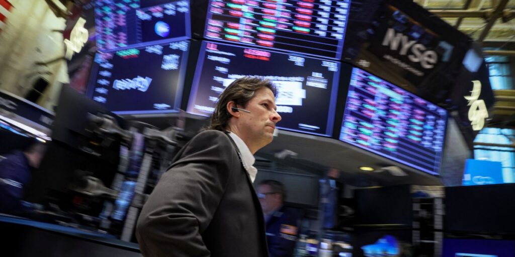 Wall Street abre em alta antes de decisão do Fed