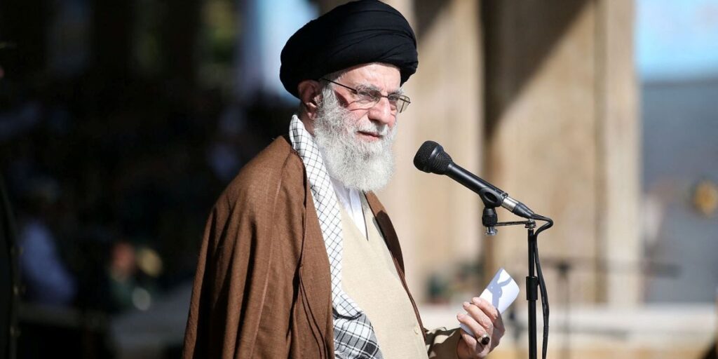 Líder supremo do Irã rejeita negociar com os EUA após carta de Trump