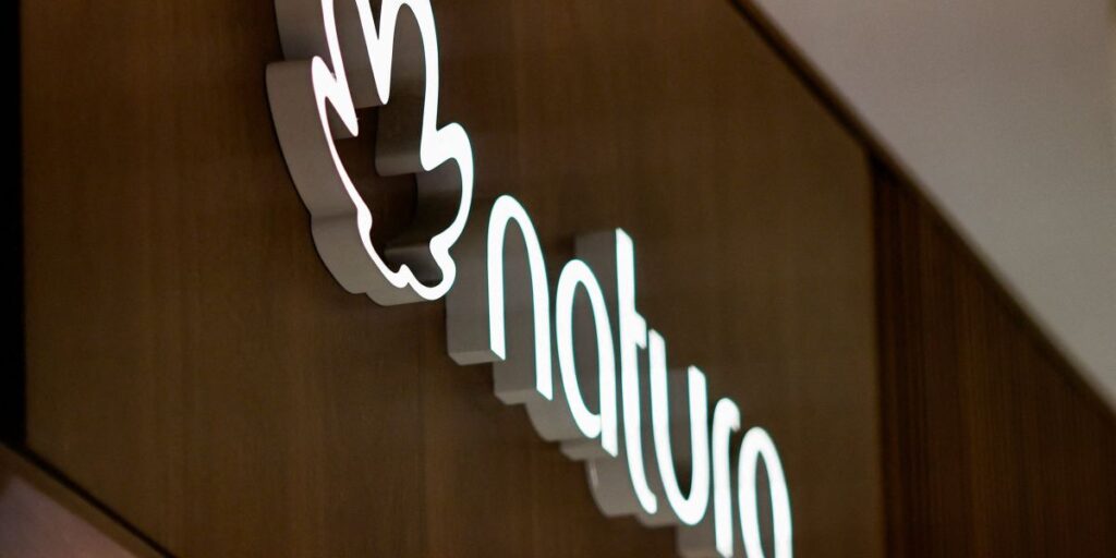 Natura&Co registra prejuízo de R$ 438,5 milhões no 4º trimestre