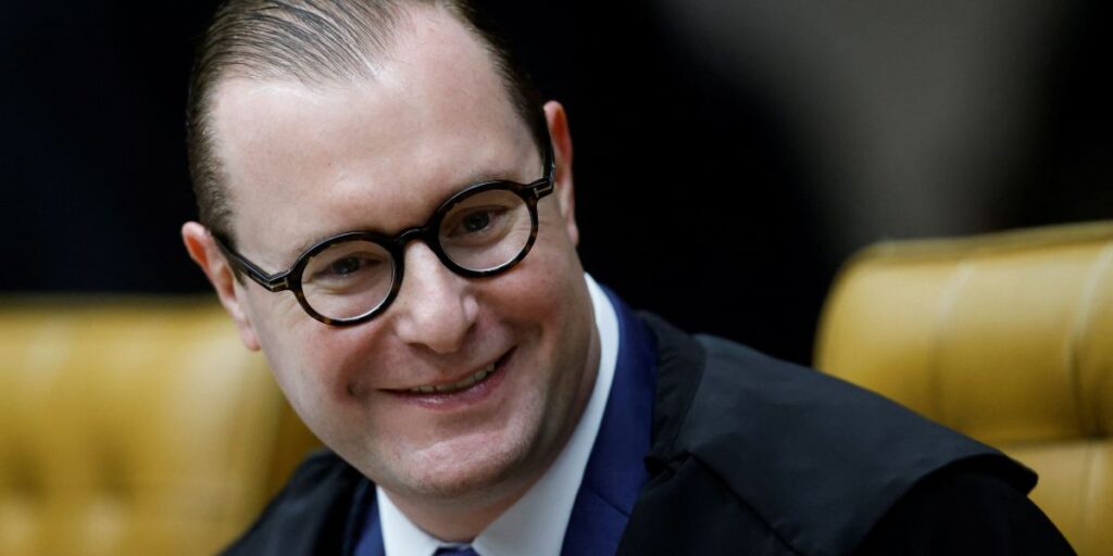 STF tem maioria para negar pedido de Bolsonaro por impedimento de Zanin