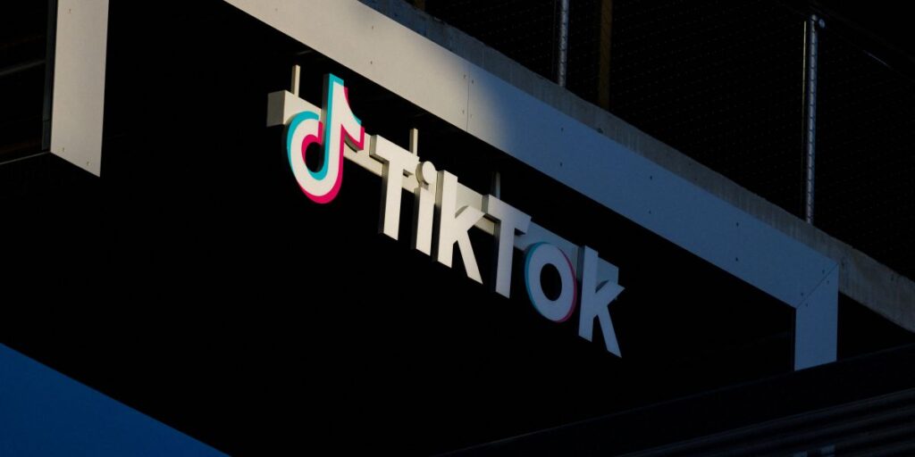 Albânia começa a desativar TikTok em meio a preocupações com violência