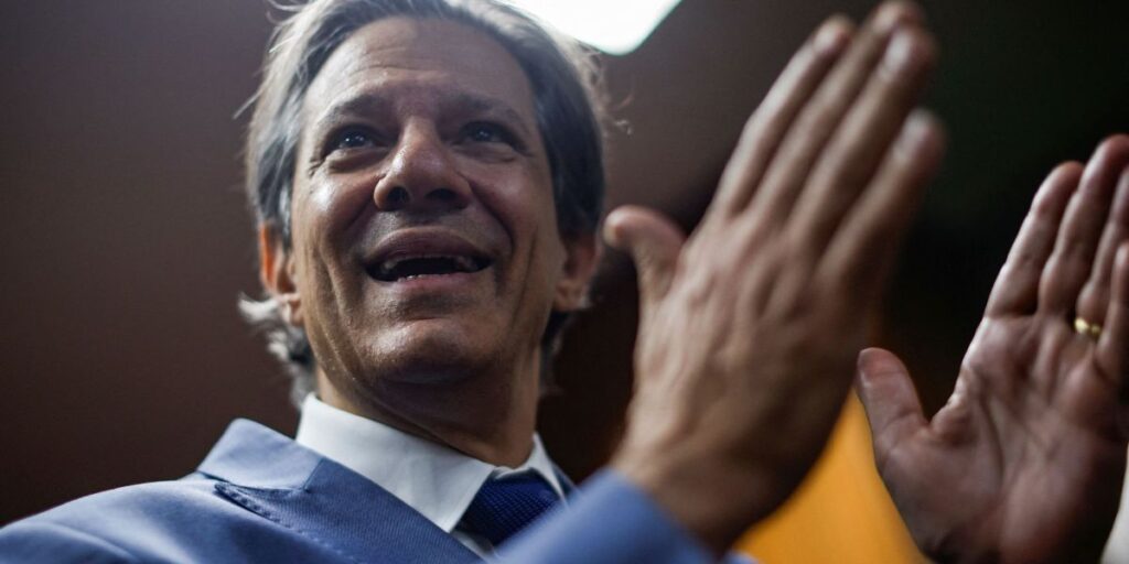 Recuperar superávit fiscal será "passe de mágica" para o Brasil, diz Haddad