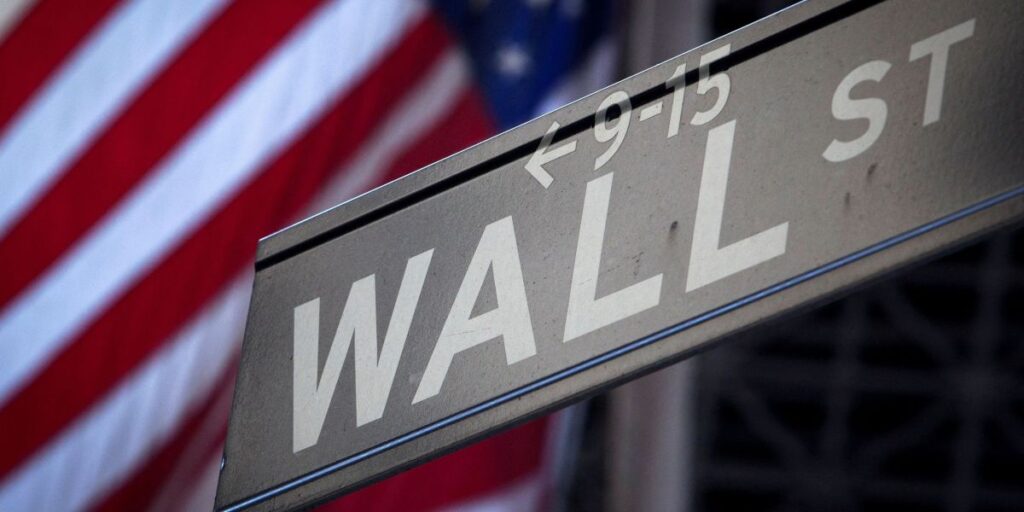 Wall Street cai à medida que temores sobre tarifas de Trump se intensificam
