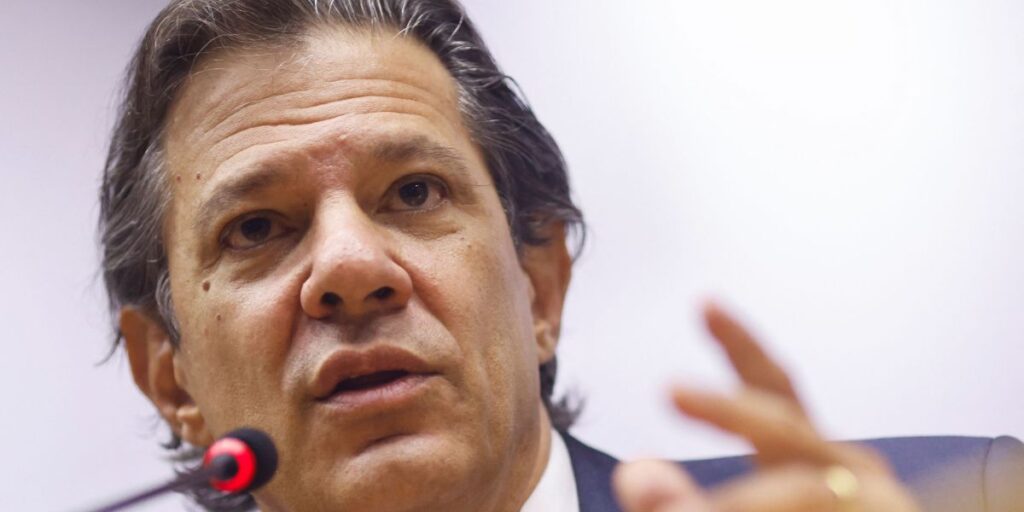Sindicatos encontram Haddad e pedem isenção para PLR na reforma