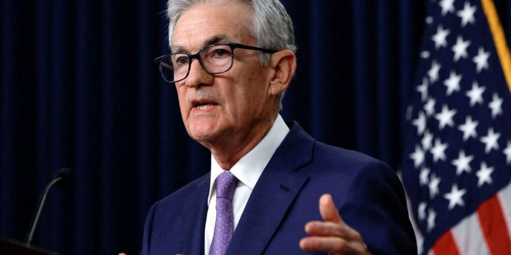 Tarifas devem frear crescimento dos EUA e elevar inflação, diz Powell