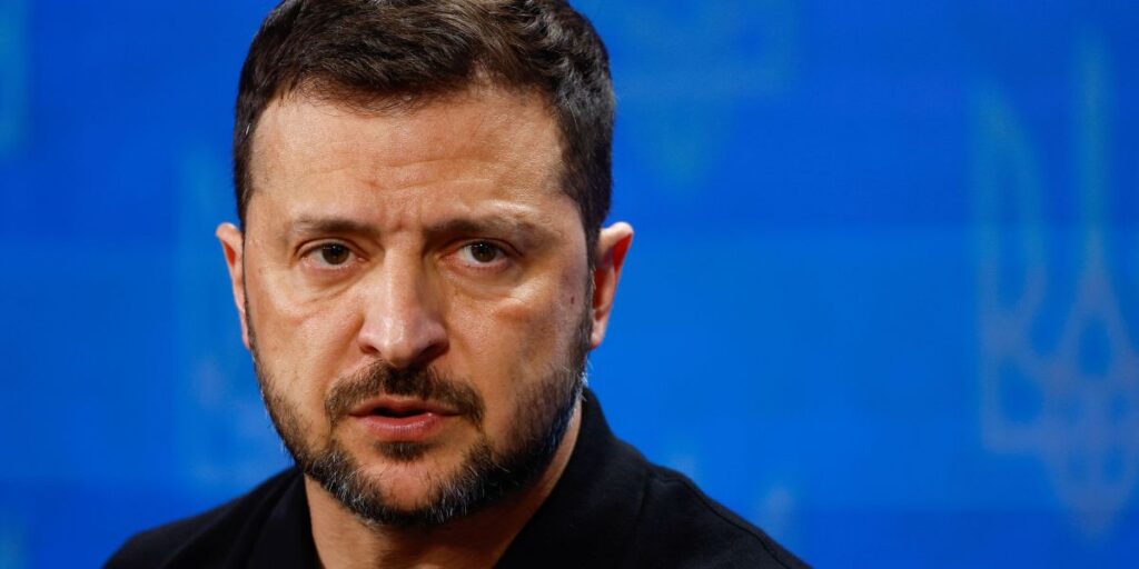 Zelensky acusa Rússia de tentar "complicar e arrastar" negociações de paz