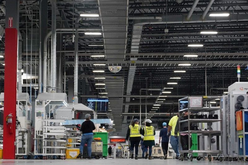 Confiança do empresário industrial caiu em 19 setores em março, diz CNI