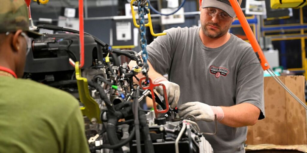 Produção industrial dos EUA desacelera com avanço de tarifas e custos