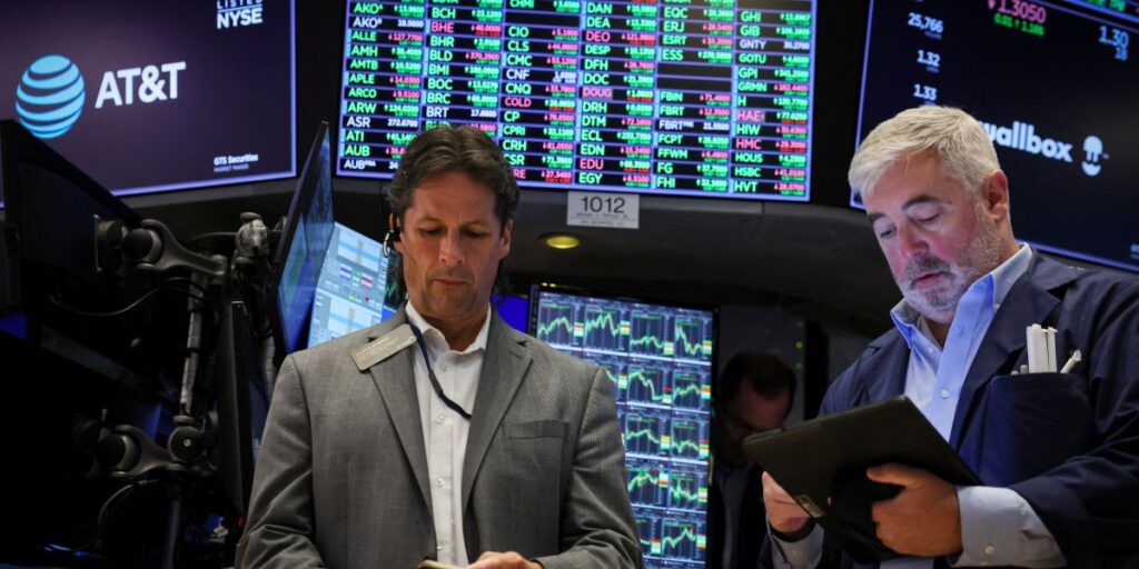 Wall Street abre em baixa após dados de emprego dos EUA e antes de Powell