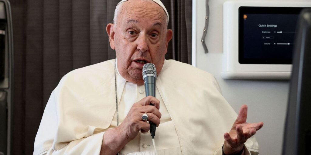 Pelas redes sociais, papa Francisco pede orações para atingidos por guerras