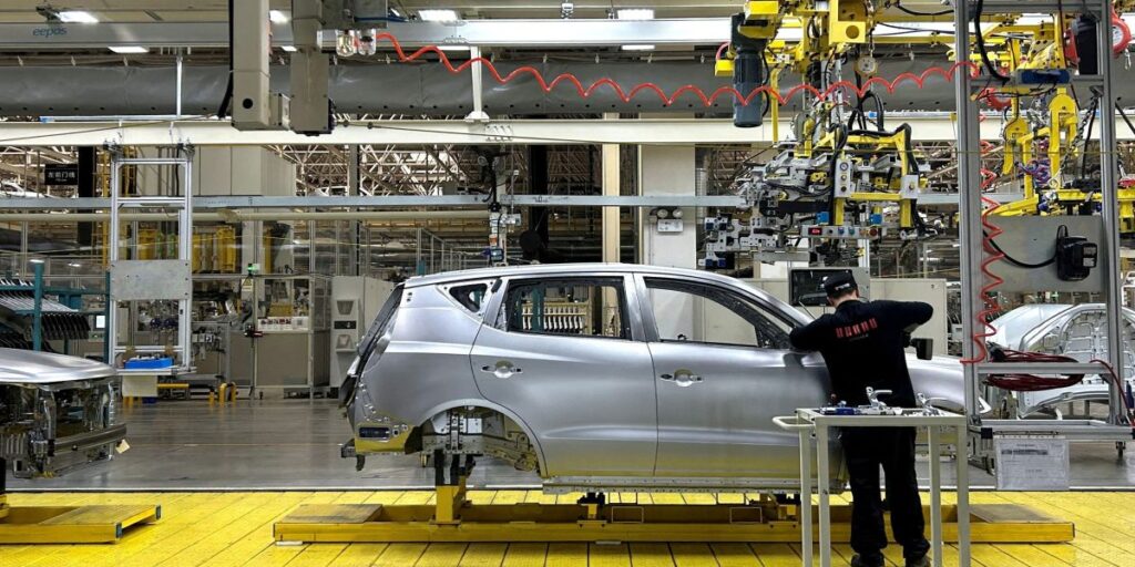 Tarifas anunciadas por Trump impulsionam guerra comercial