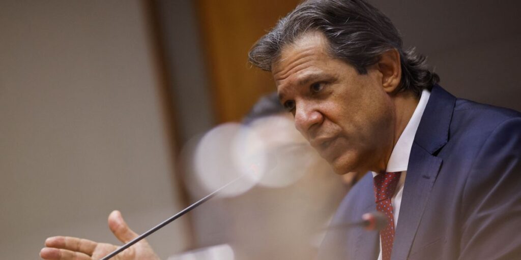 LDO deve manter meta de superávit fiscal em 2026, indica Haddad