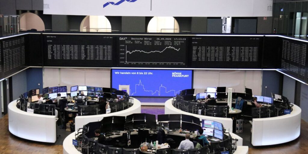 Bolsas da Europa operam em queda com preocupações sobre tarifas dos EUA