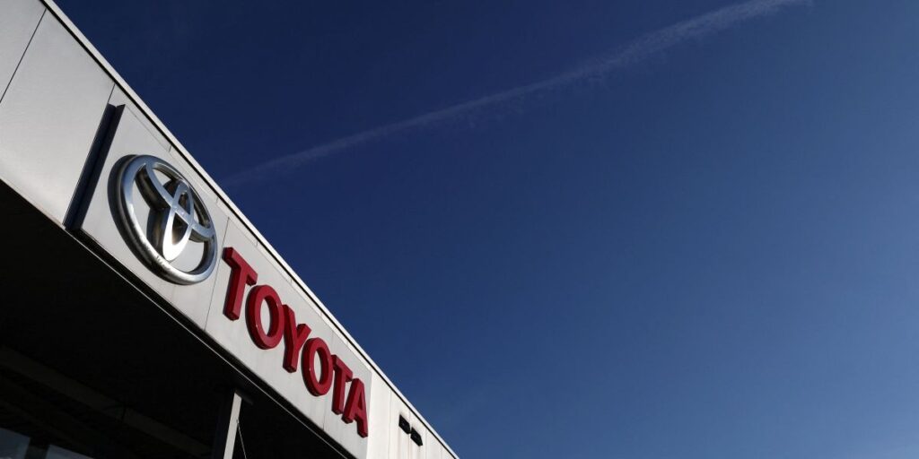 Produção global da Toyota sobe pelo 2º mês em fevereiro com vendas sólidas