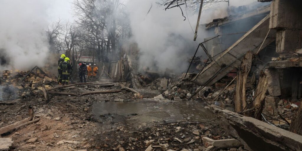 Rússia ataca Ucrânia com drones após EUA interromperem ajuda a Kiev