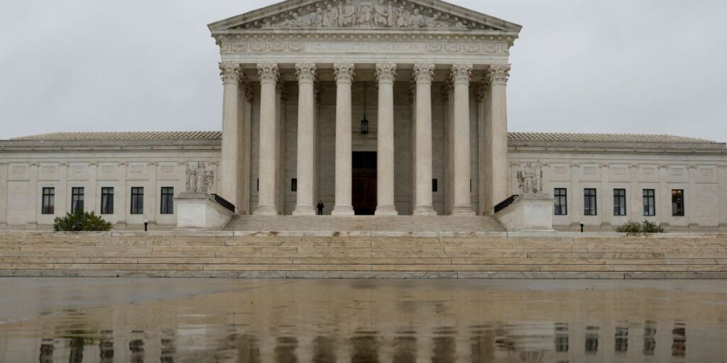 Trump recorre à Suprema Corte para tentar acabar com cidadania por direito