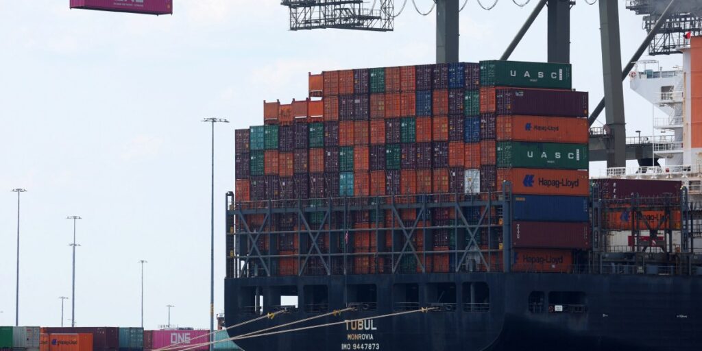 Déficit comercial dos EUA atinge máxima recorde em janeiro