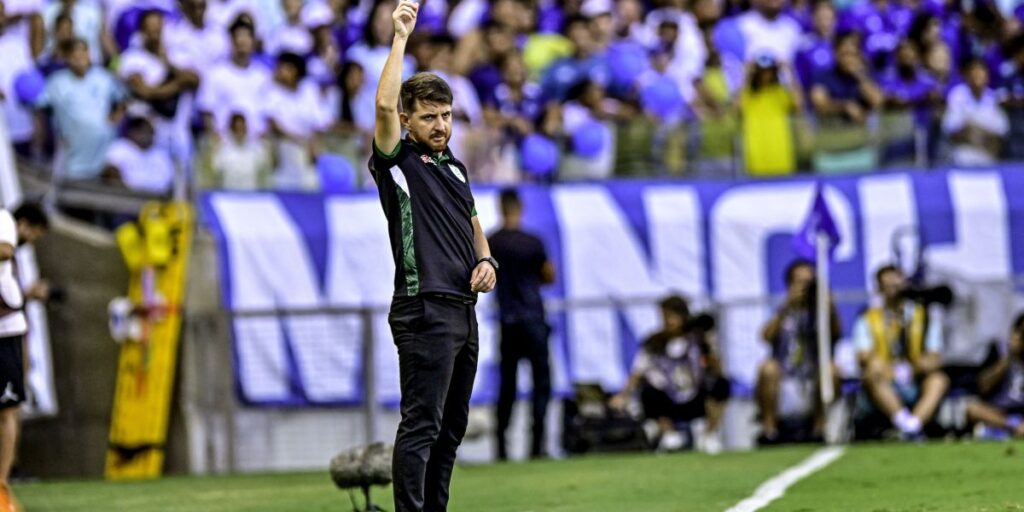 Técnico do América-MG diz que jogo Brasfoot influenciou na carreira