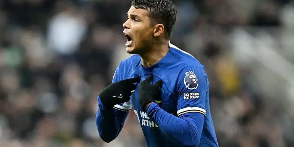 Thiago Silva concorre em votação para time de todos os tempos do Chelsea