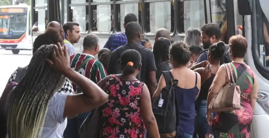 País tem taxa de informalidade de 38,1% no tri até fevereiro, aponta IBGE