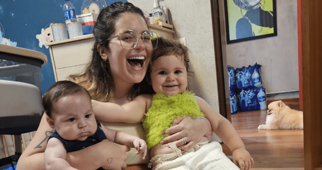 Viih Tube brinca ao ver Lua fugir do banho: "É minha filha mesmo"