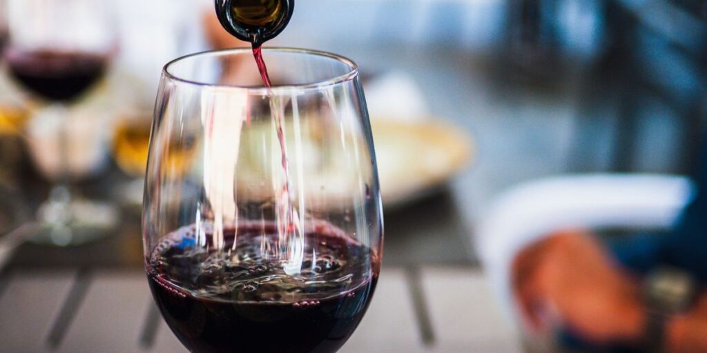 As alternativas para os americanos dribarem tarifa sob vinhos europeus