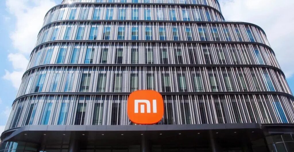 Xiaomi amplia receita no 4º tri e eleva meta de venda de veículos elétricos
