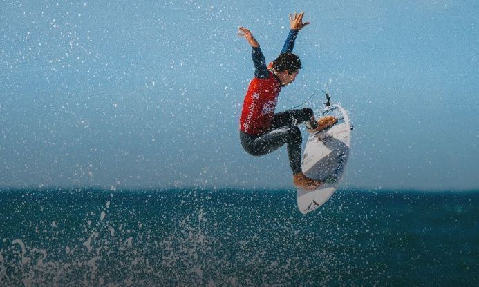 Yago Dora é campeão da etapa de Peniche após superar Italo Ferreira