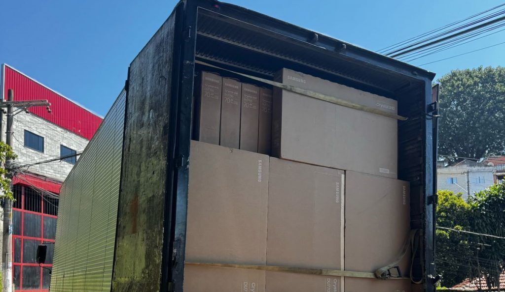 Homem é preso com mais de 300 TVs roubadas em São Paulo