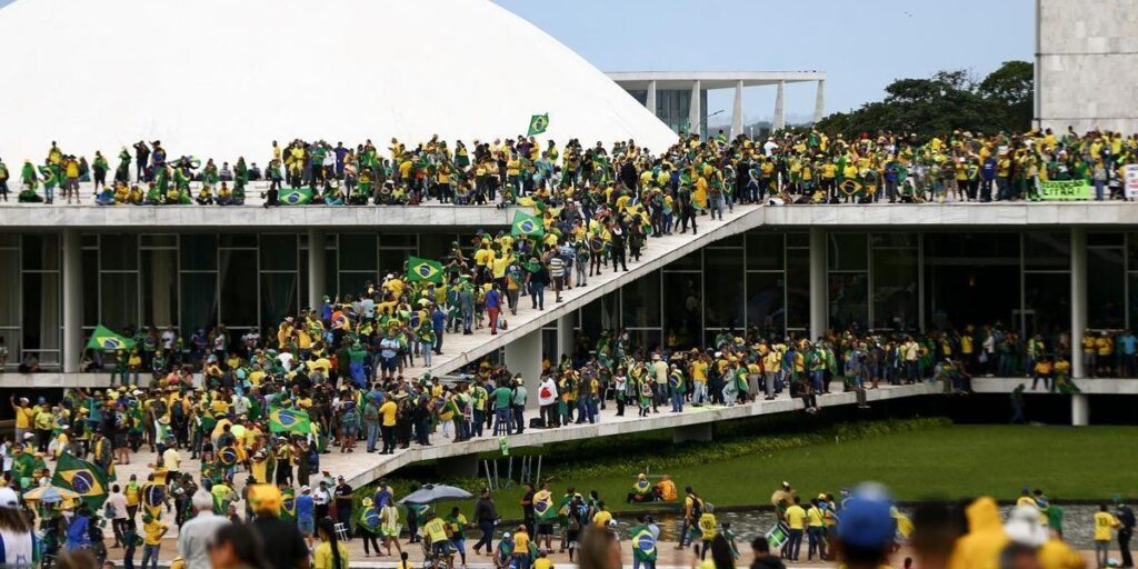 STF tem maioria para condenar mais seis réus pelo 8 de janeiro