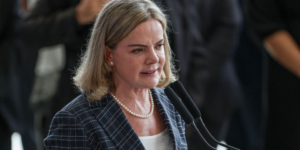 Gleisi defende Janja após norma da AGU sobre cônjuges de presidentes