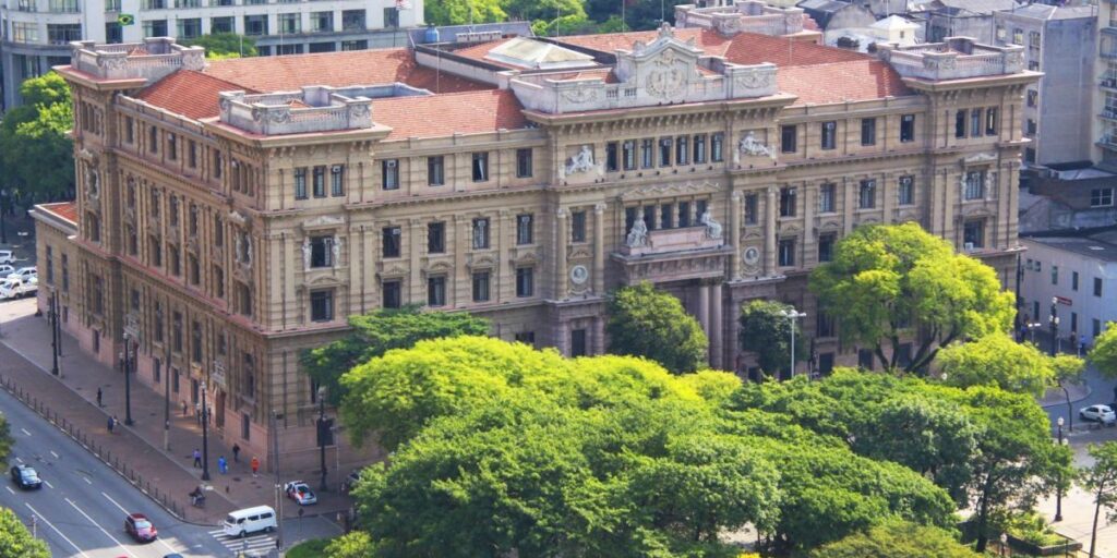 Juiz de SP usa nome falso por mais de 40 anos e engana instituições